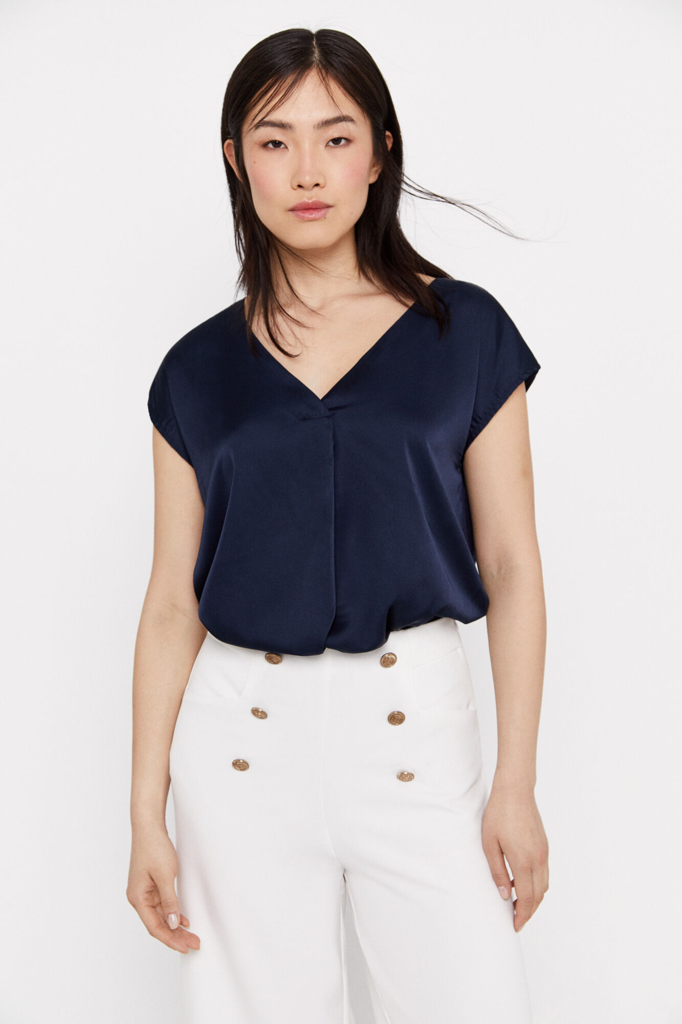 Blusa com detalhes em renda - Azul marinho
