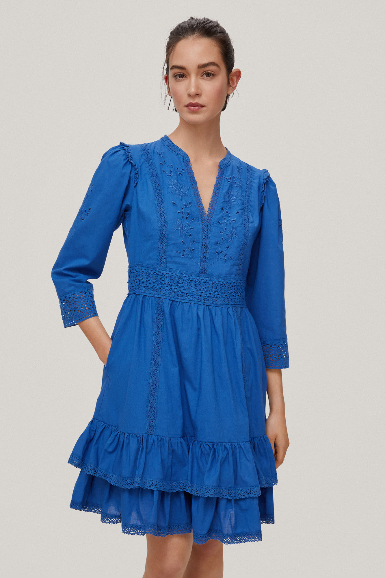 Vestido curto com detalhes - Turquesa