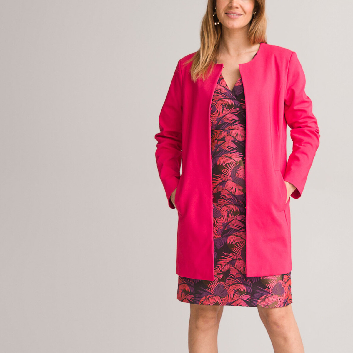 ANNE WEYBURN<br>Colete comprido, modelo à direita