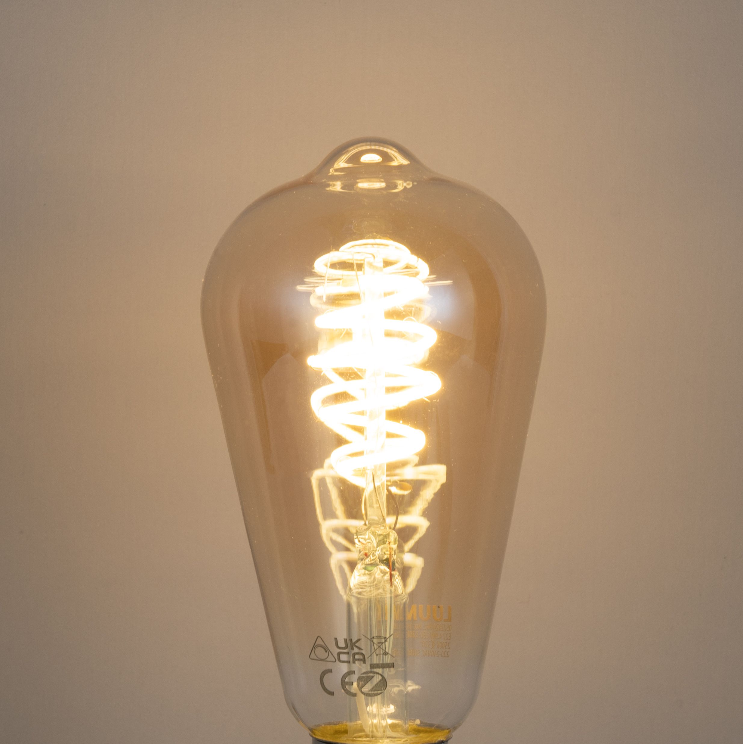 Smart E27 dimbare LED lamp ST64 amber 4.9W 320 lm 2500K