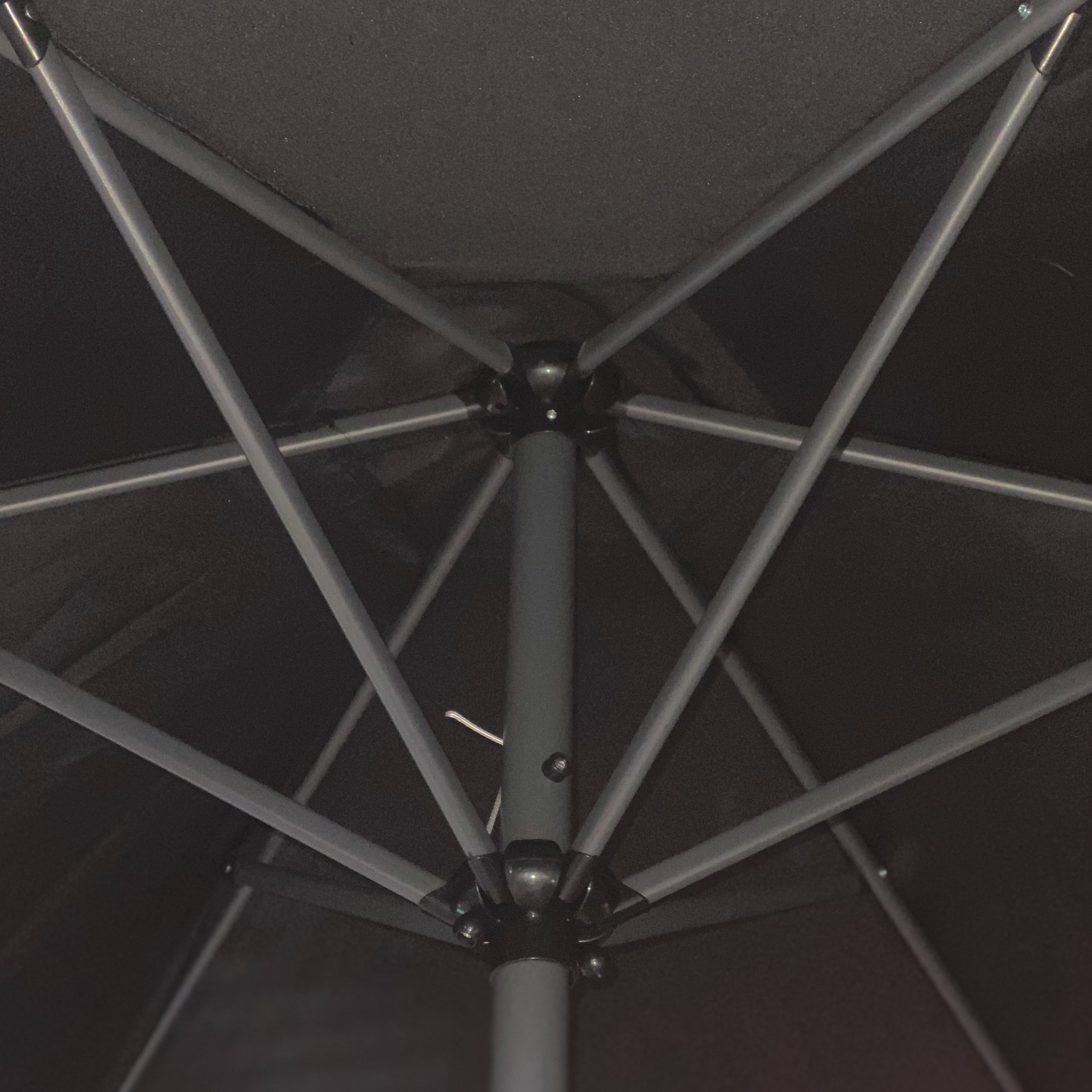 CUHOC Parasol zwart Ø3m met Redlabel parasolhoes en voet