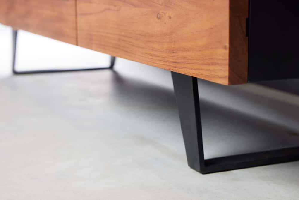 Industrial Design TV-Board ORGANIC ARTWORK 140cm Akazie Massivholz Eisengestell
