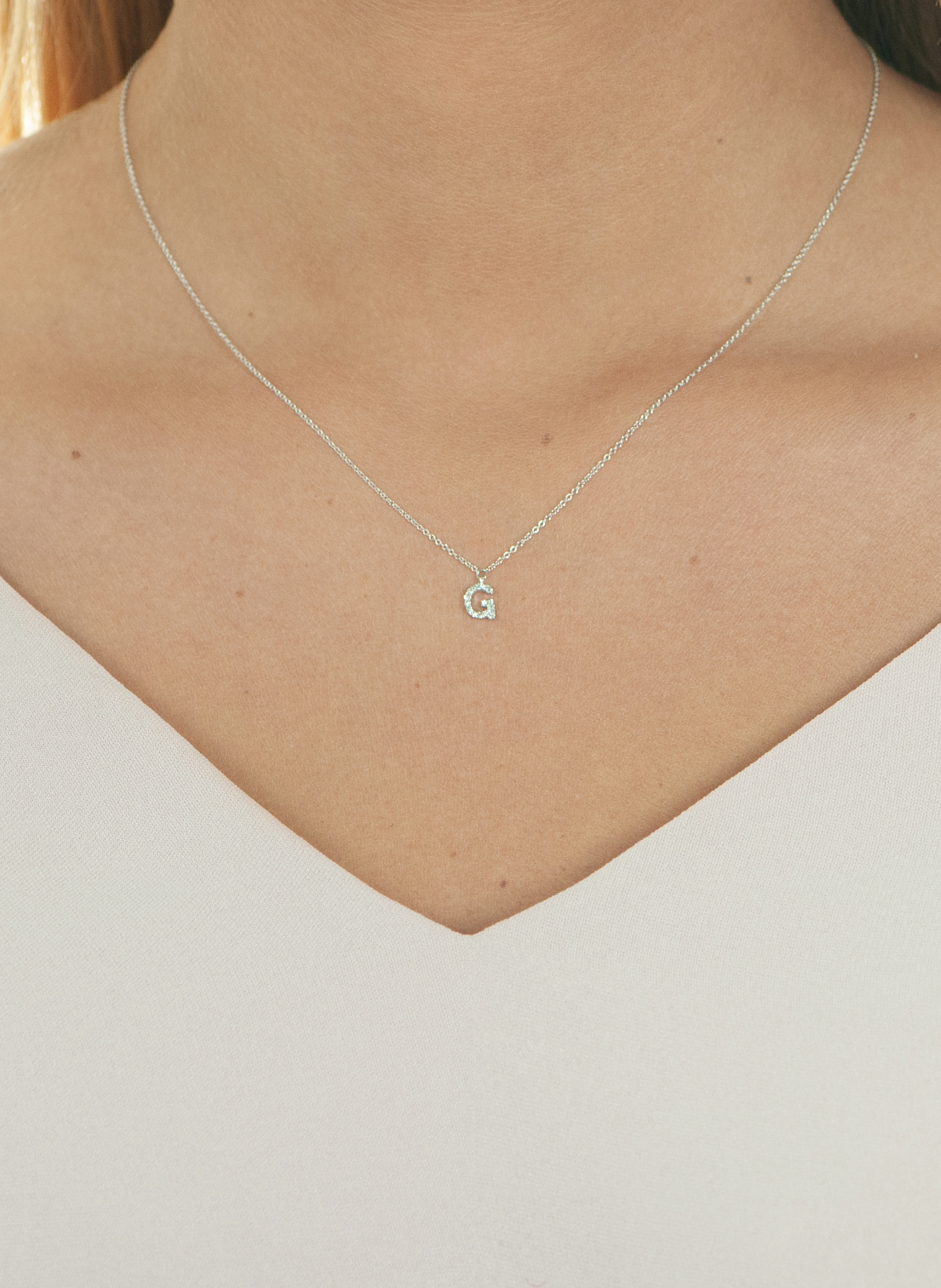 Leaf INITIALIEN Halskette „G“ aus 14 Karat Weißgold mit Diamanten