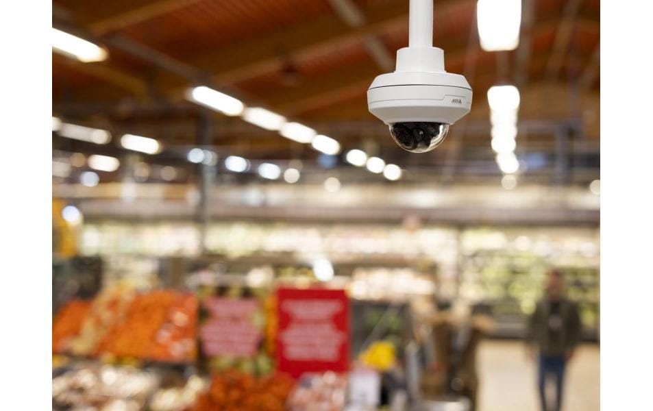 Netzwerkkamera M4218-LV<br>8-MP-Dome-Kamera mit Variofokusobjektiv, IR und Deep Learning