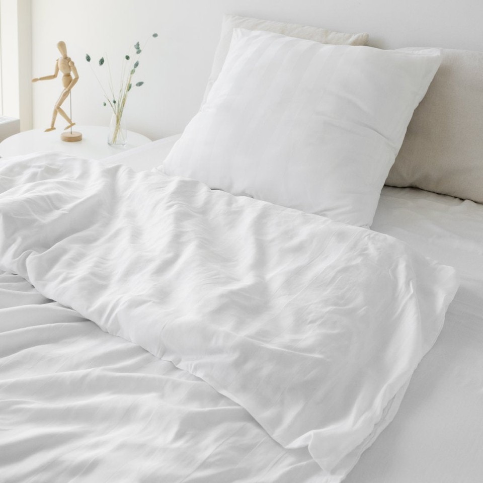 Olsen Home - Bambus satin sengetøj 140x200cm - Hvid