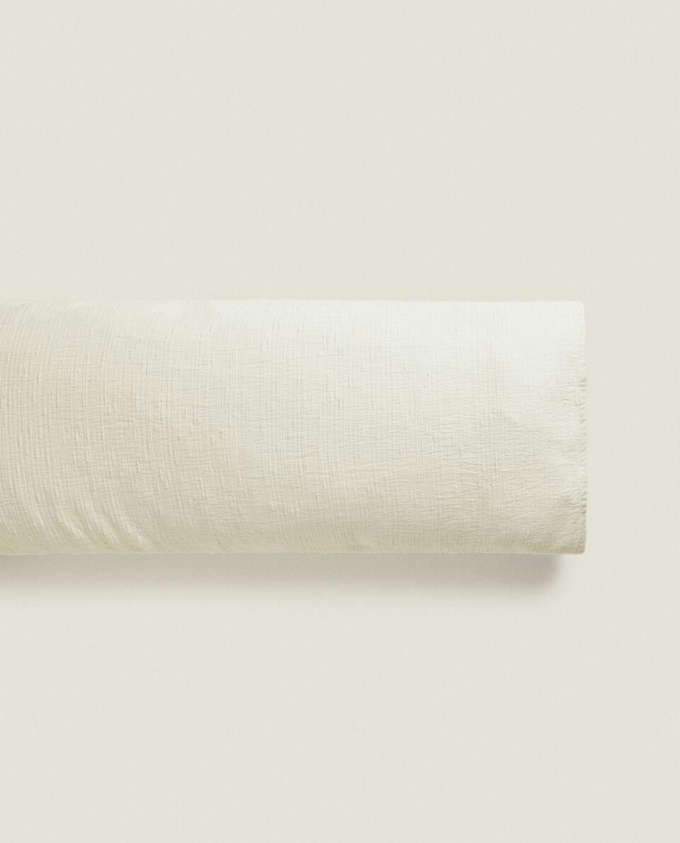 FRONHA COM EFEITO DE COLCHA EM RELEVO