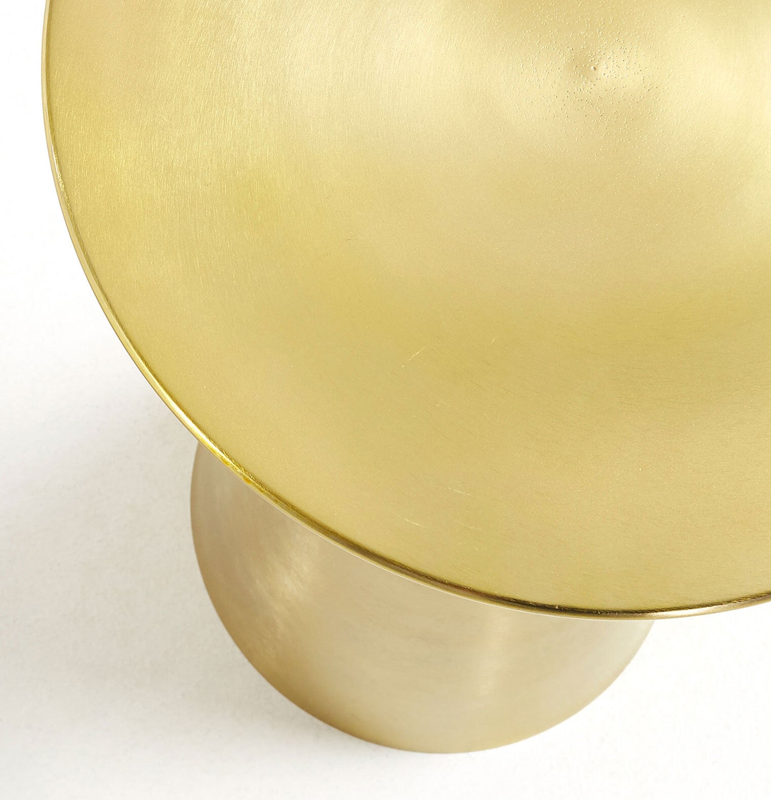 Kave Home Beistelltisch rund RENE 39 cm goldfarbig