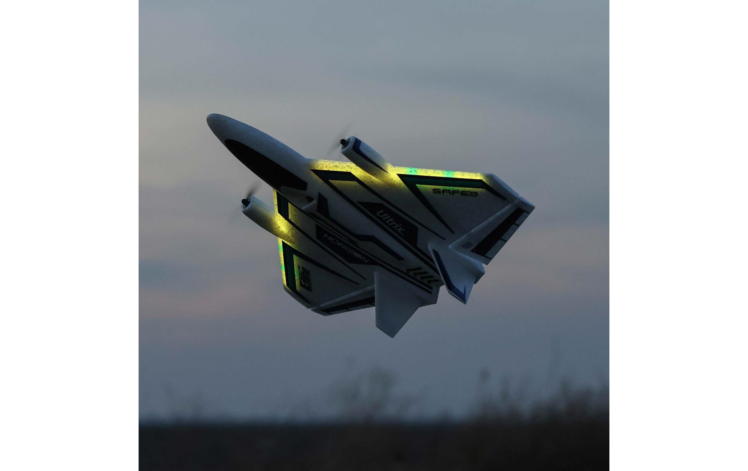 Flugzeug Ultrix 600 mm BNF Basic<br>Vergrösserte Version der UMX Ultrix mit Brushless Antrieb und Delta Tragflächen