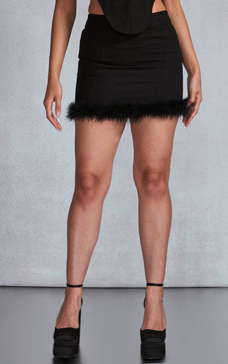Noir Mini-jupe En Denim Avec Bordure À Plumes
