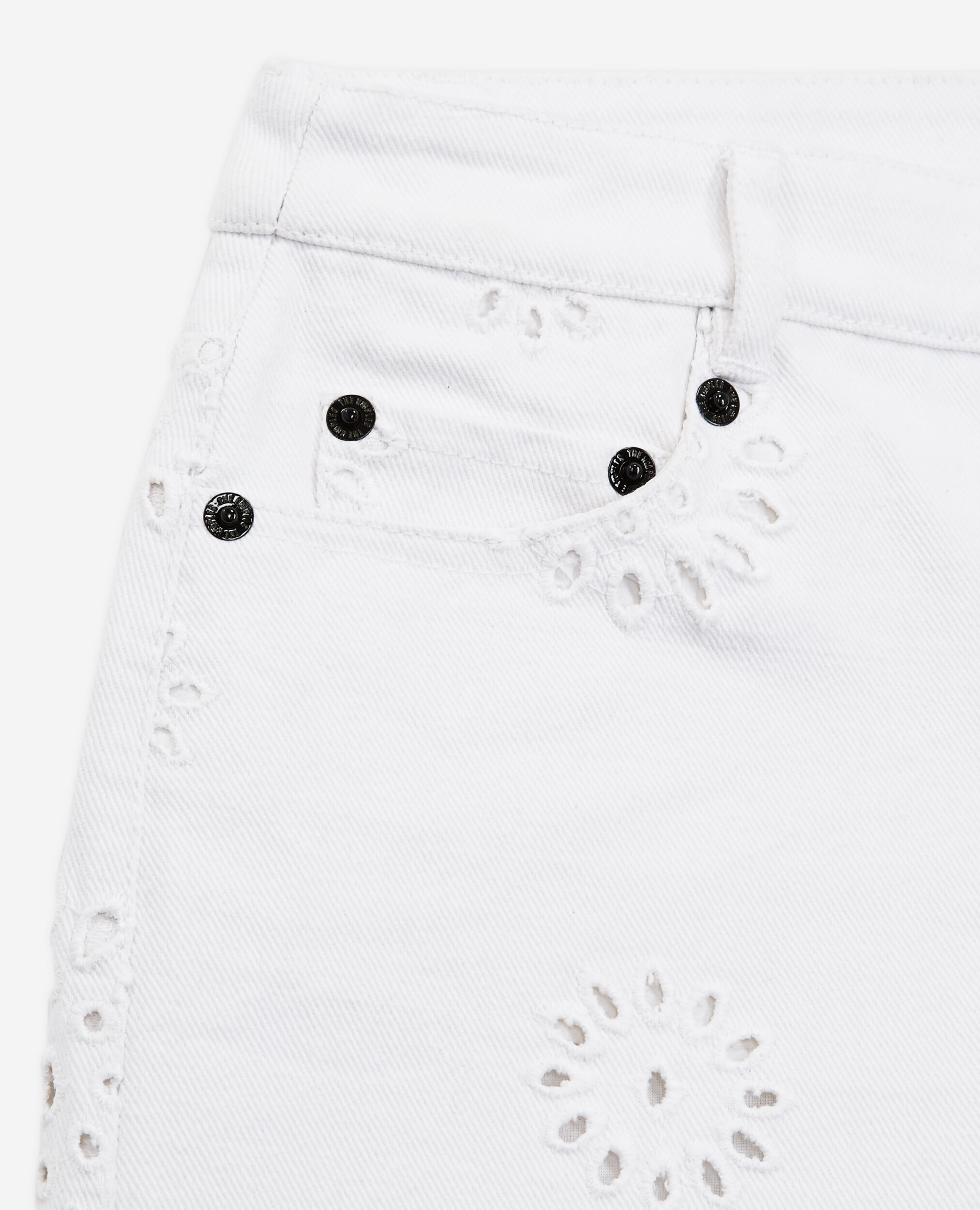 Short en denim blanc avec broderie Anglaise