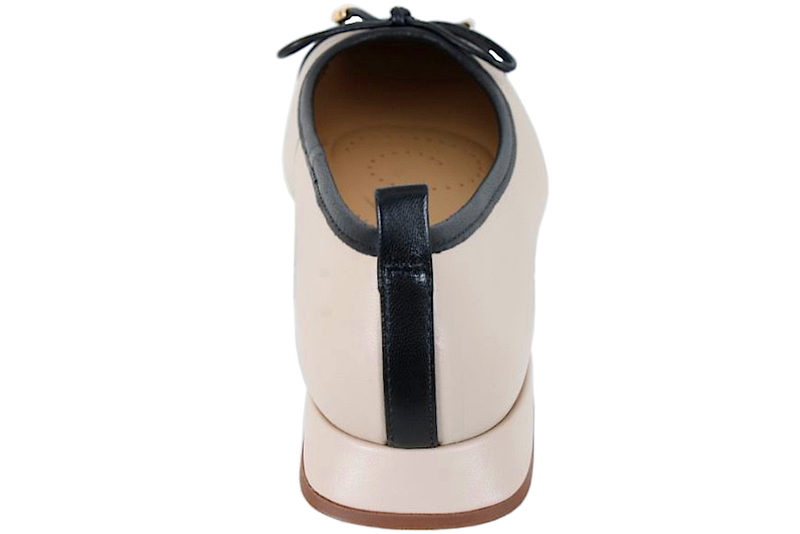 CLARKS UBREE15 POPPY BALLERINA I SANDFARVET SKIND