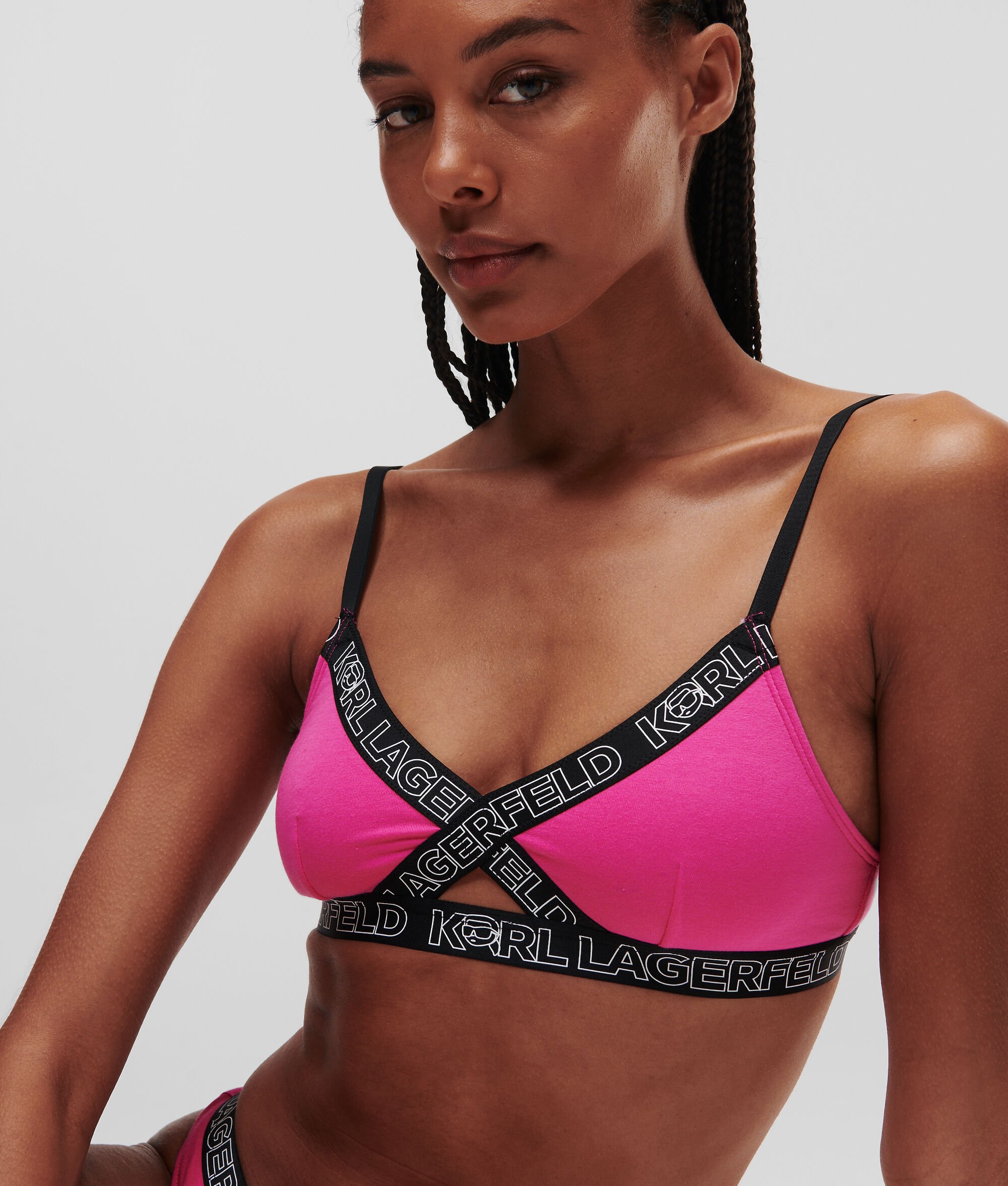 SOUTIEN-GORGE AVEC DÉCOUPE KARL IKONIK