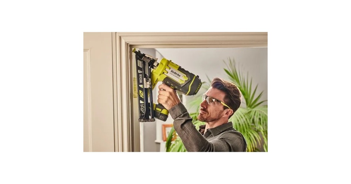 RyobiONE+ 18V Accu 15G Tacker R15GN18-0 spijkerpistool  (Groen/zwart, Accu en lader niet inbegrepen)