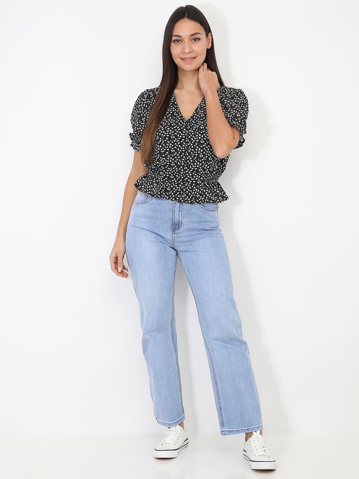 Top froncé et boutonné à fleurs- Noir