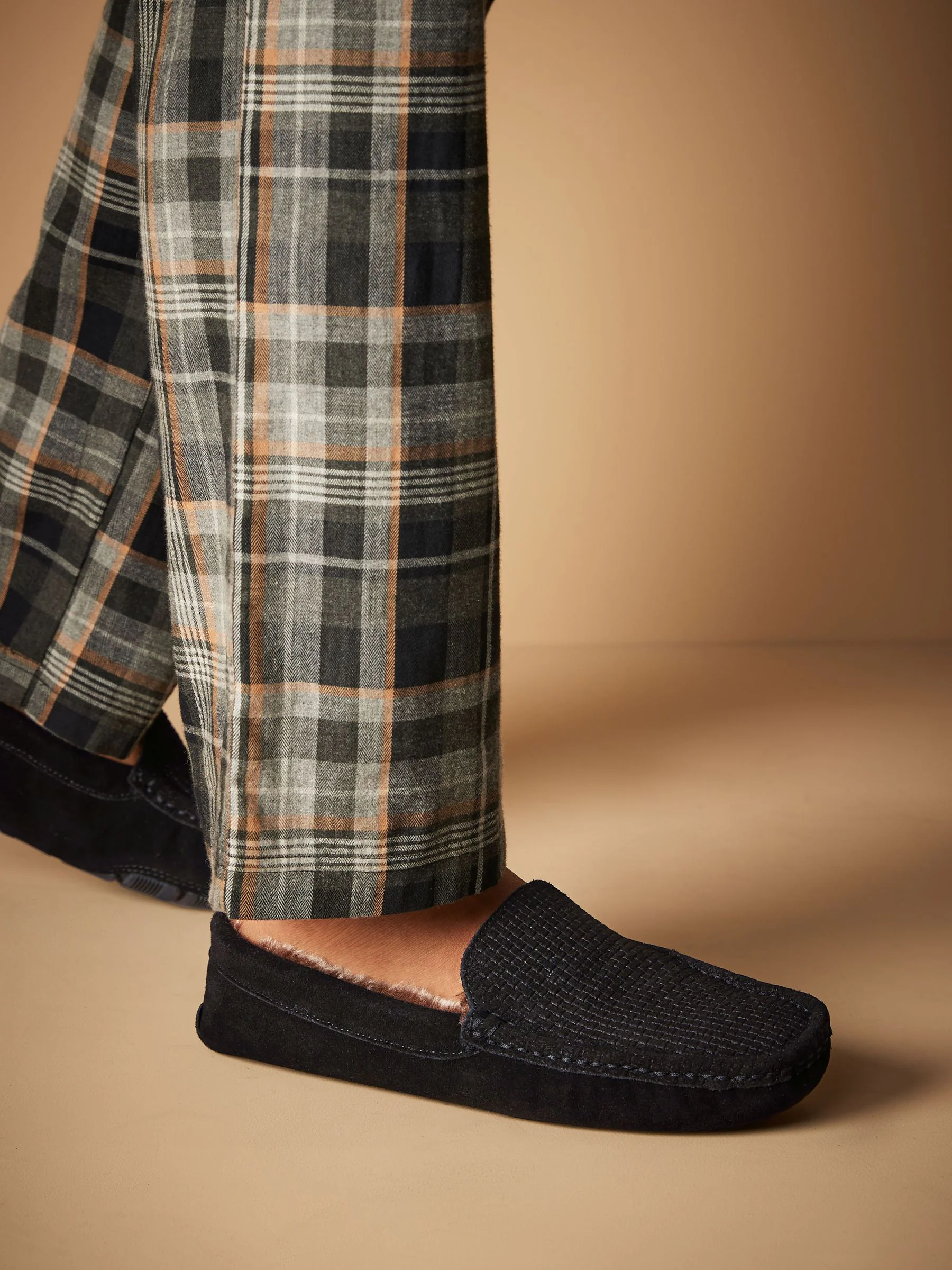 Zwart - Suède mocassinpantoffels met voering van imitatiebont