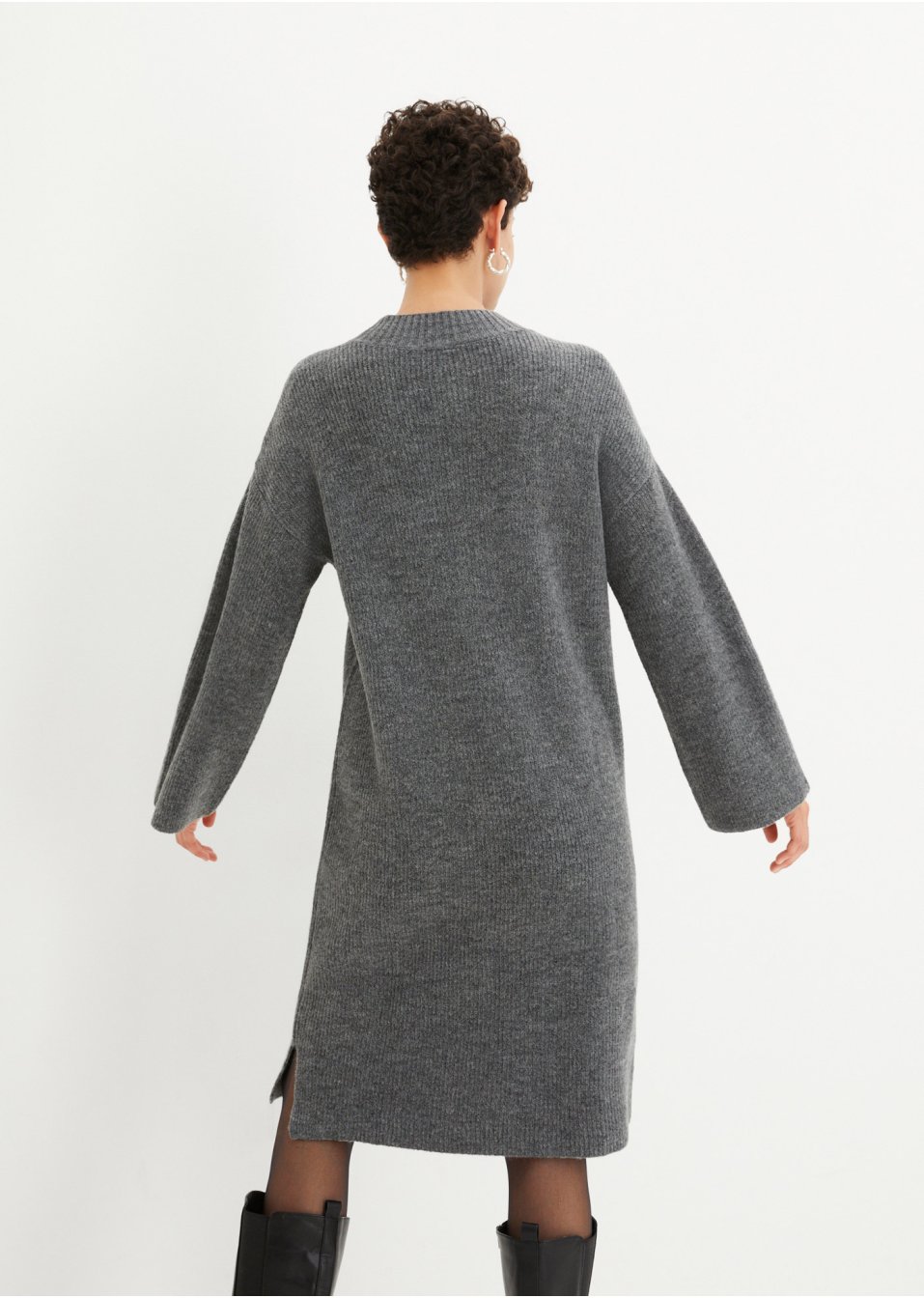 Robe en maille avec manches raffinées