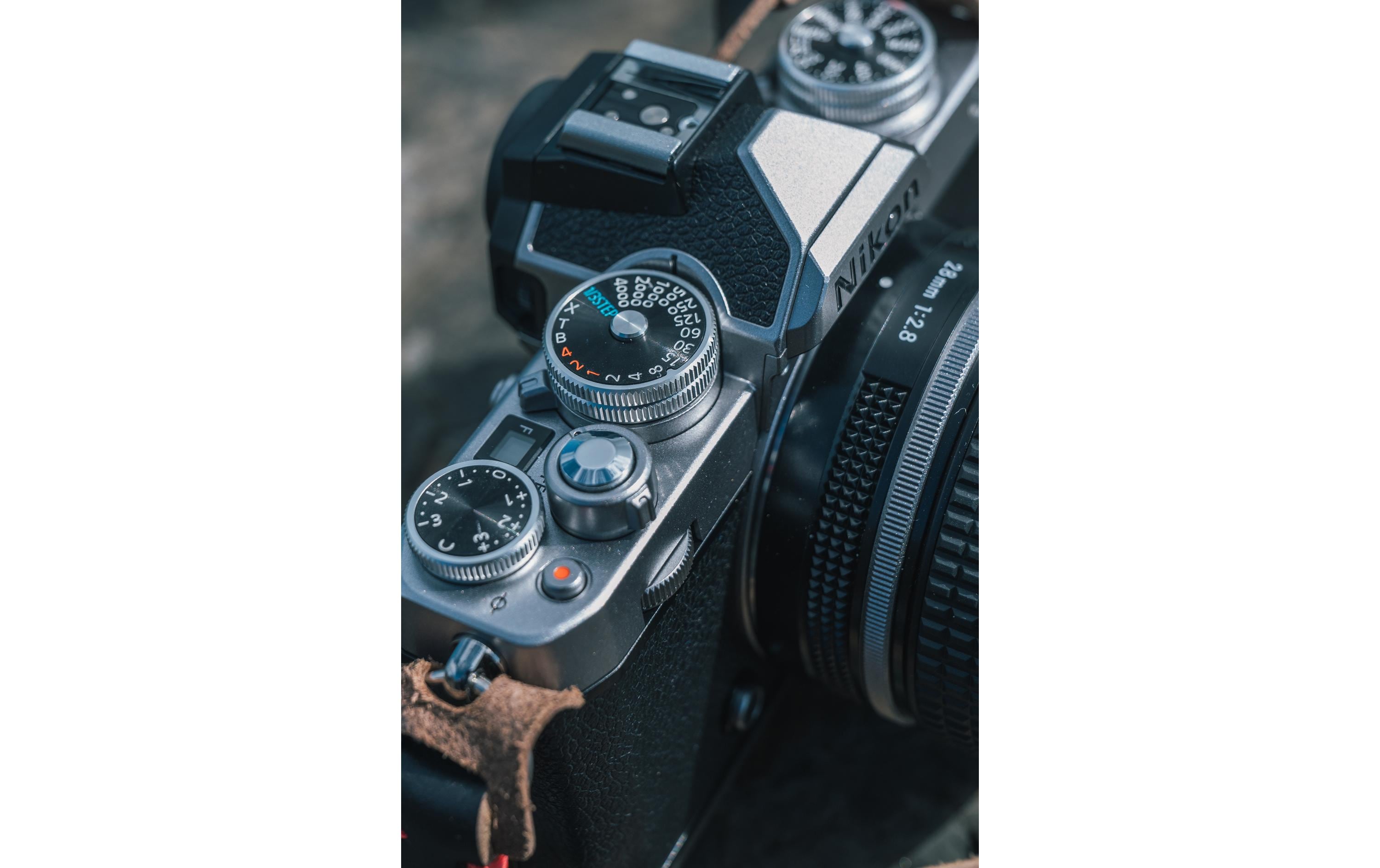 Fotokamera ZFC 28 SE KIT<br>Einzigartige Systemkamera in klassischem Nikon-Design und zusätzlichem Objektiv