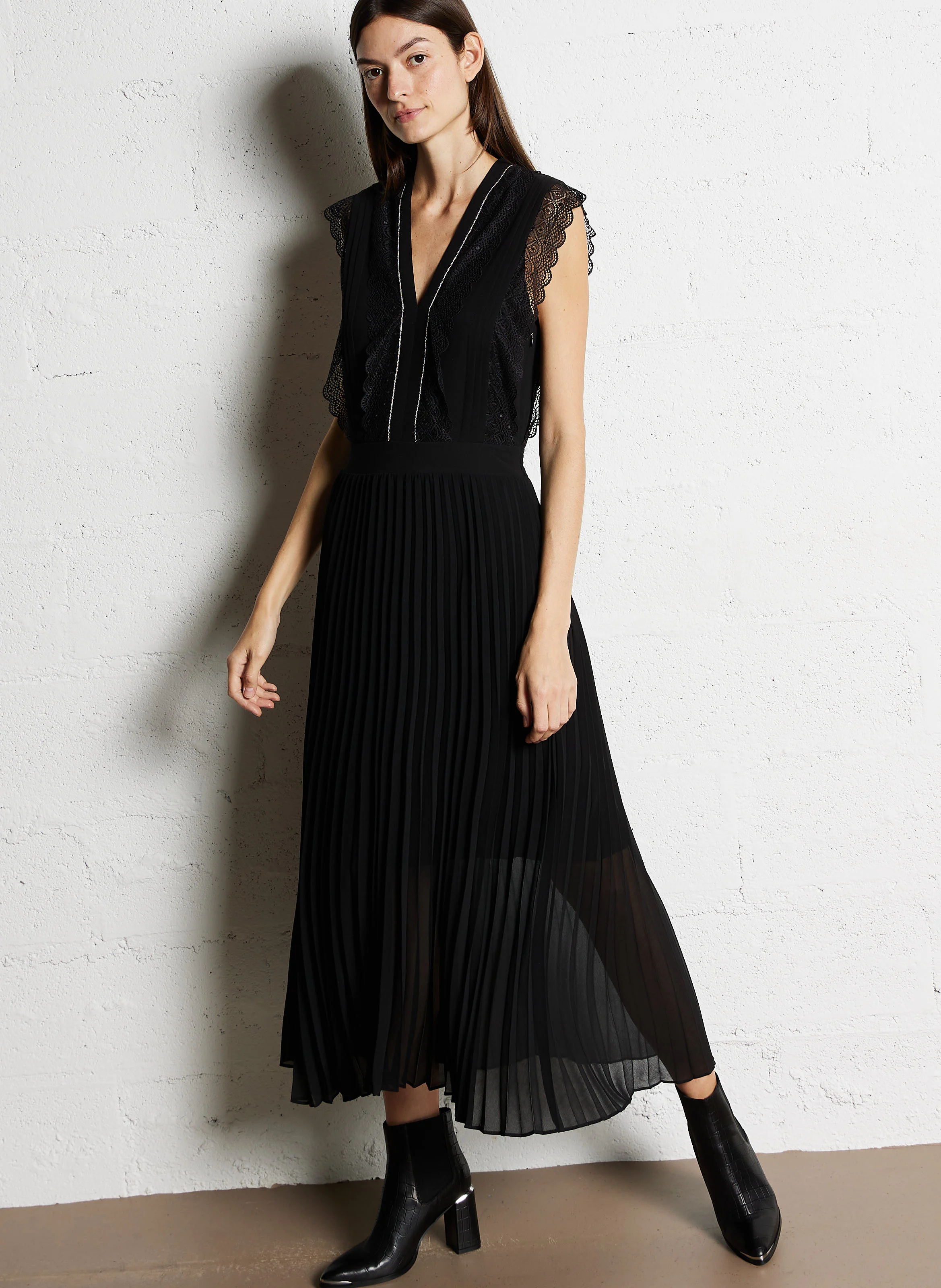 Robe longue plissée col V | Noir