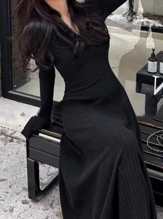 Seoulium - Lange mouw, halfknoopsluiting, effen geribbelde maxi-bodyconjurk