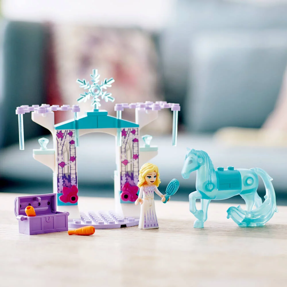 LEGO®DISNEY PRINCESS 43209 - ELSA ET L’ECURIE DE GLACE DE NOKK