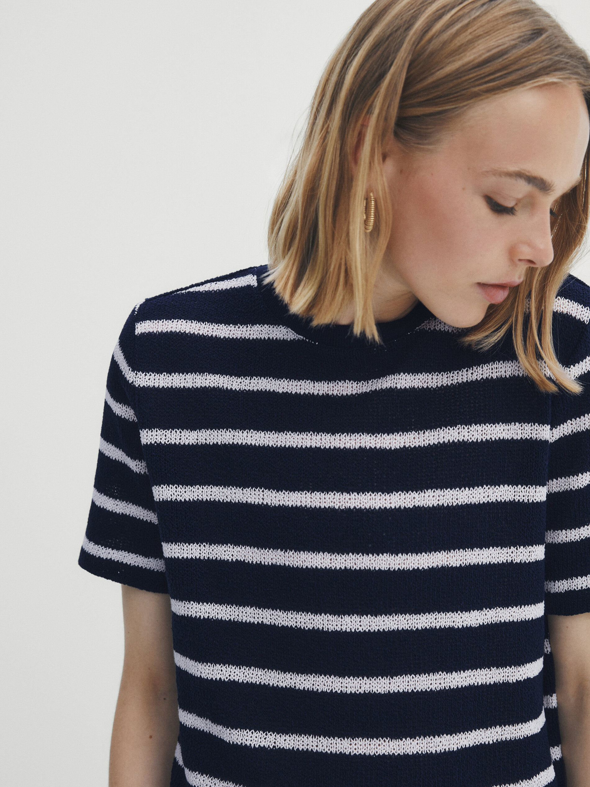 Camiseta listrada texturizada em mistura de algodão - AZUL MARINHO
