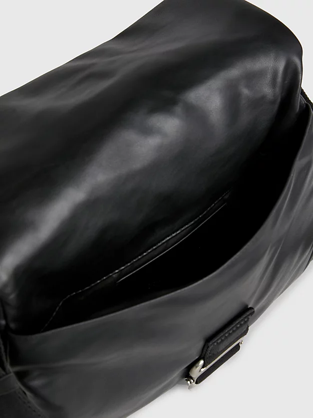 Bolsa de ombro em couro sintético