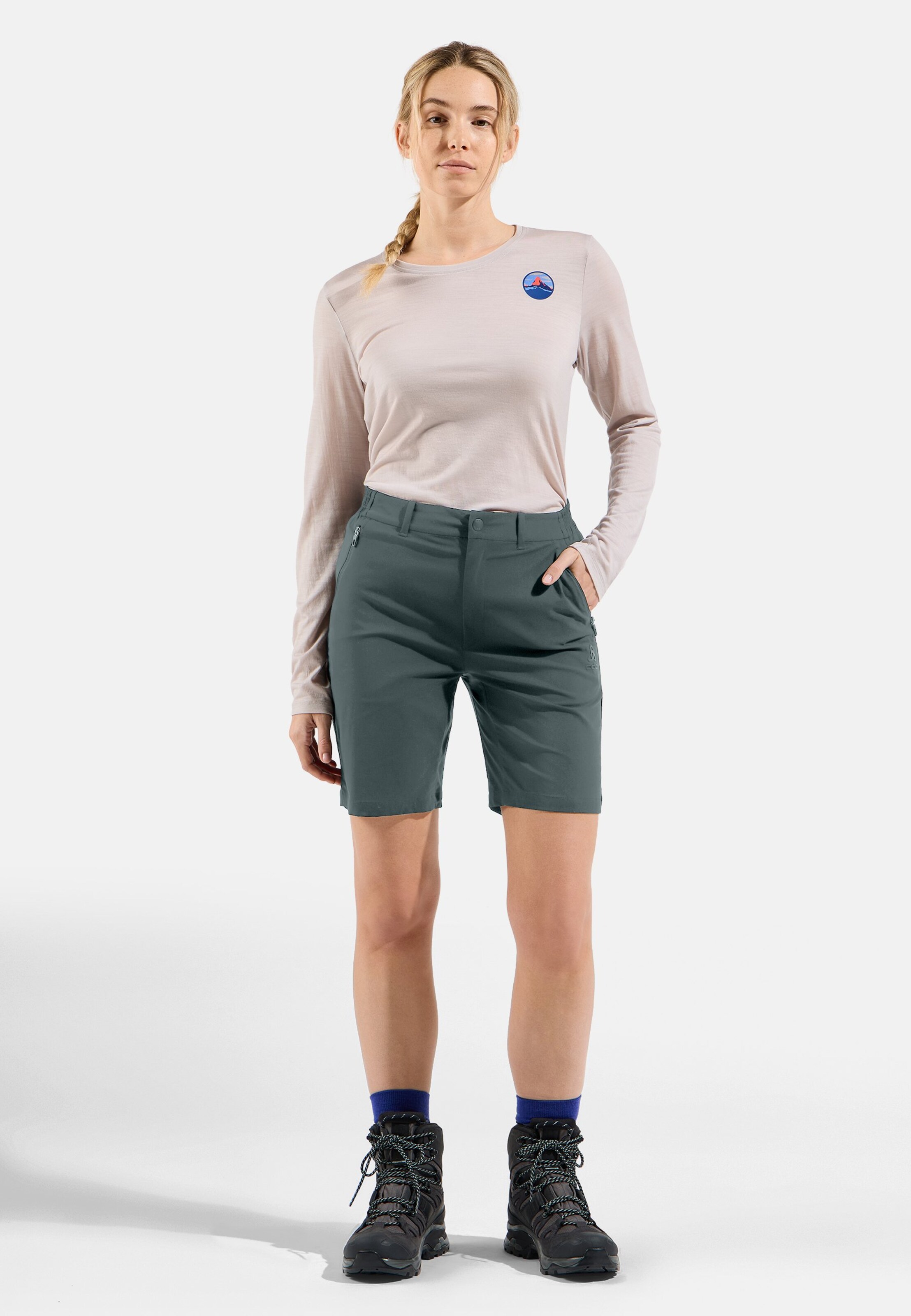 Ascent Light Wandershorts in sedona sage
