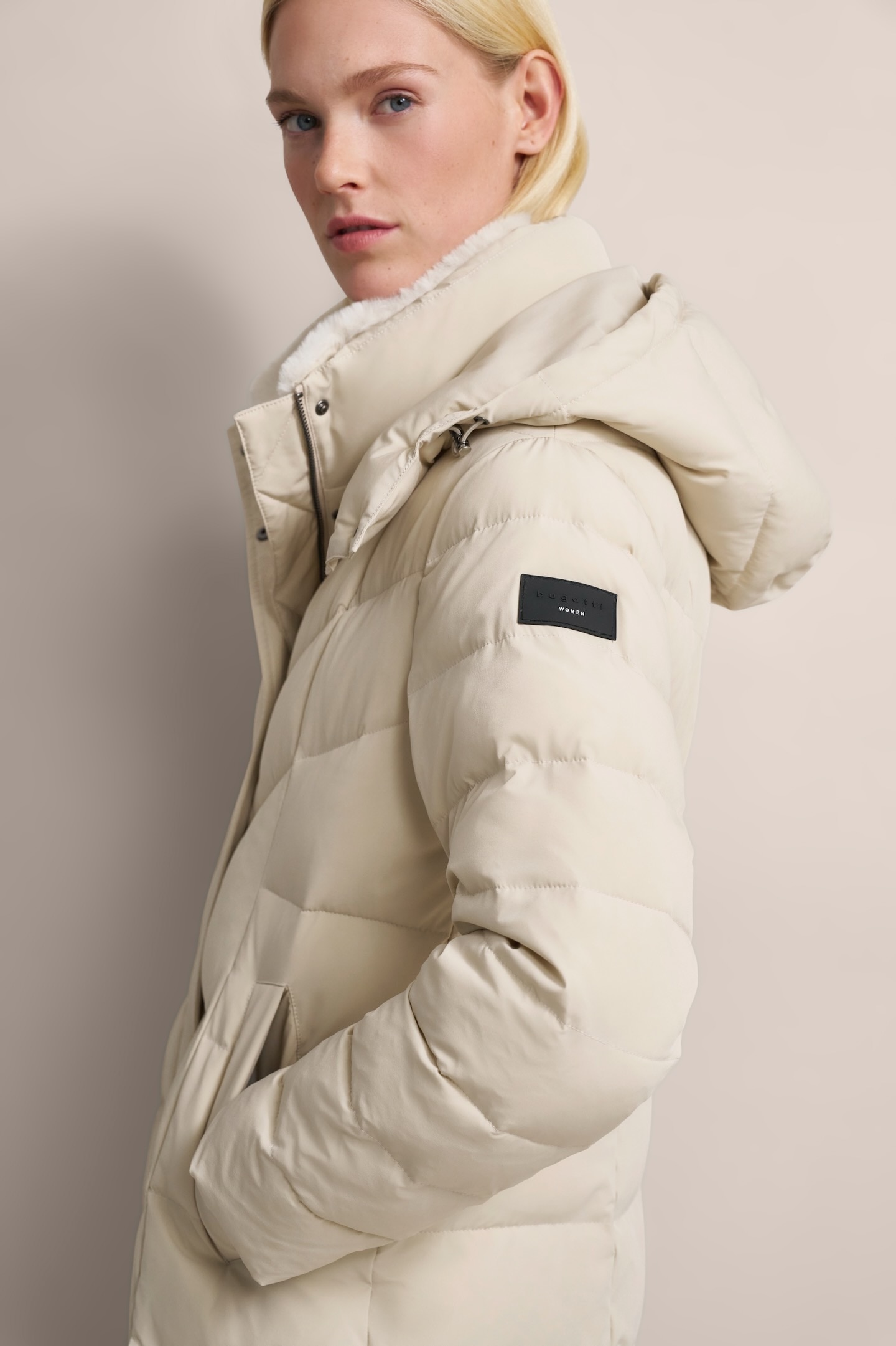 bugatti Kurzmantel , mit elegantem Stehkragen
