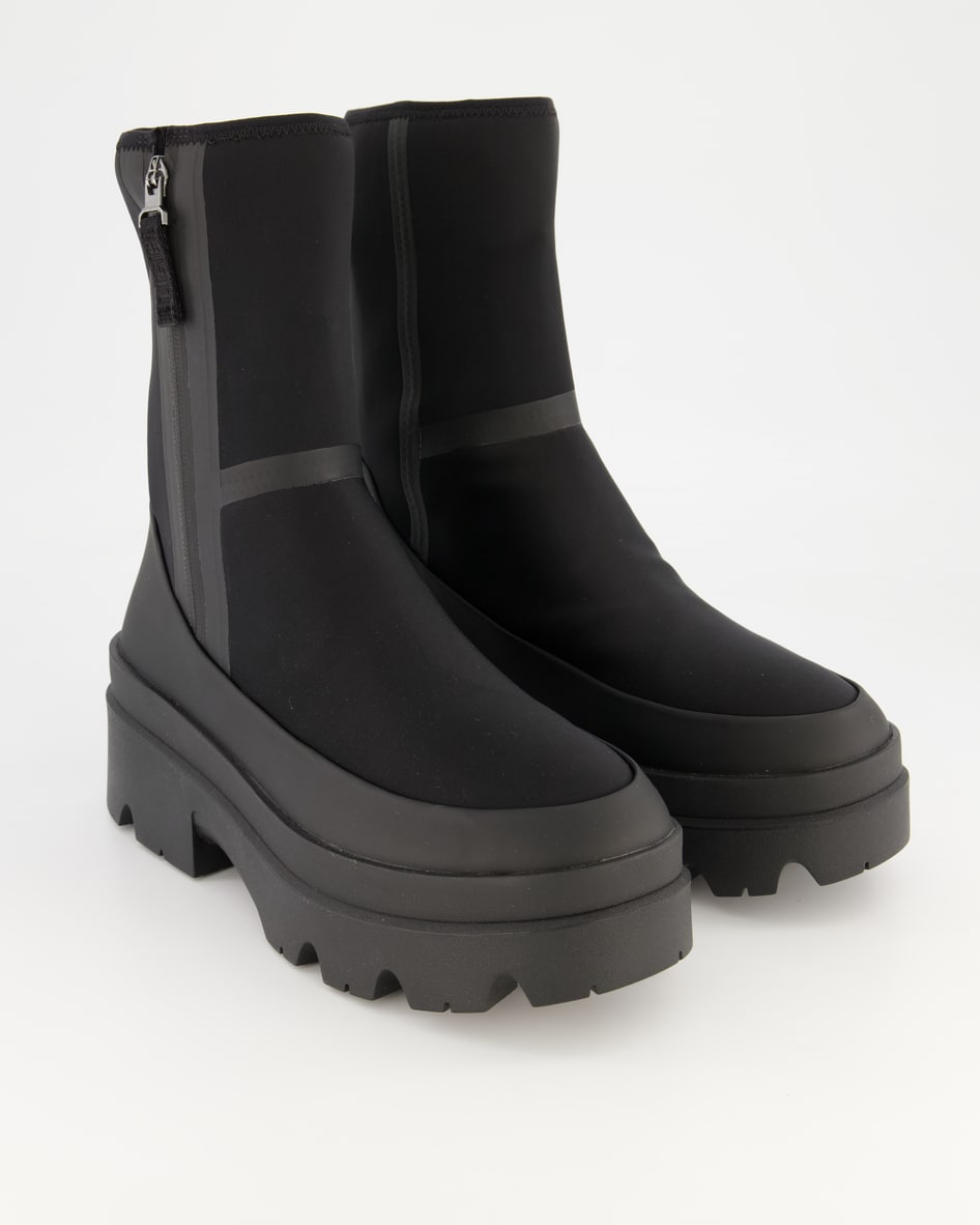 UGG Brisbane Mid Winterstiefel in Schwarz