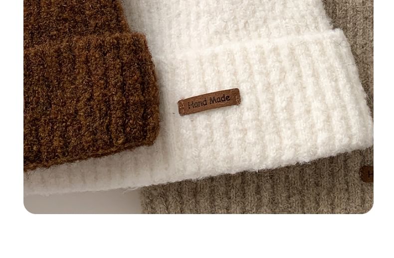 Amandier - Gebreide muts met kattenoorbelettering en stoffen