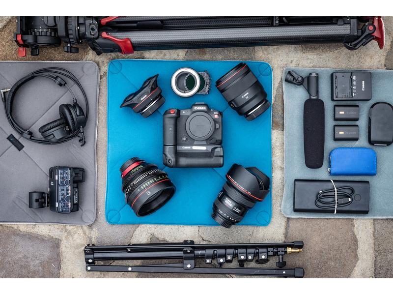 Canon Fotokamera EOS R5 C AV PRO CFexpress SE 512 GB Professionelle Systemkamera für Fotografen und Videoproduzenten mit CFexpress Typ B Speicherkarte