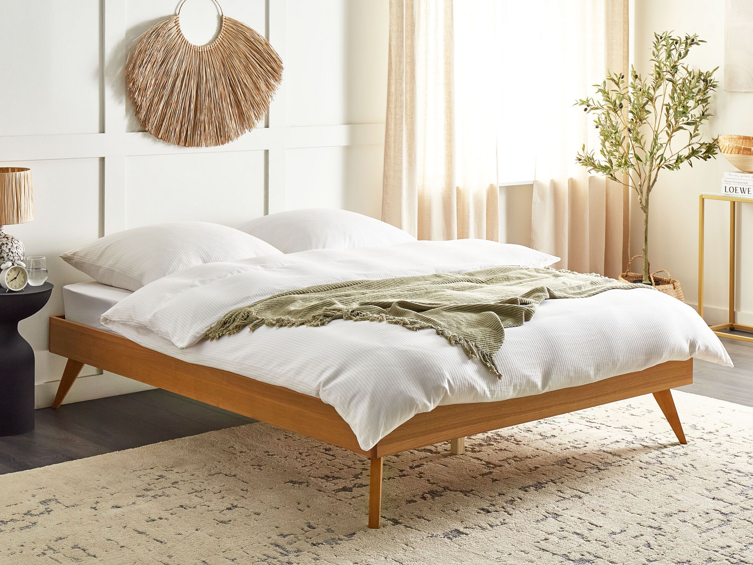 Beliani - BERRIC  - Tweepersoonsbed - Lichthout - 160 x 200 cm - MDF
