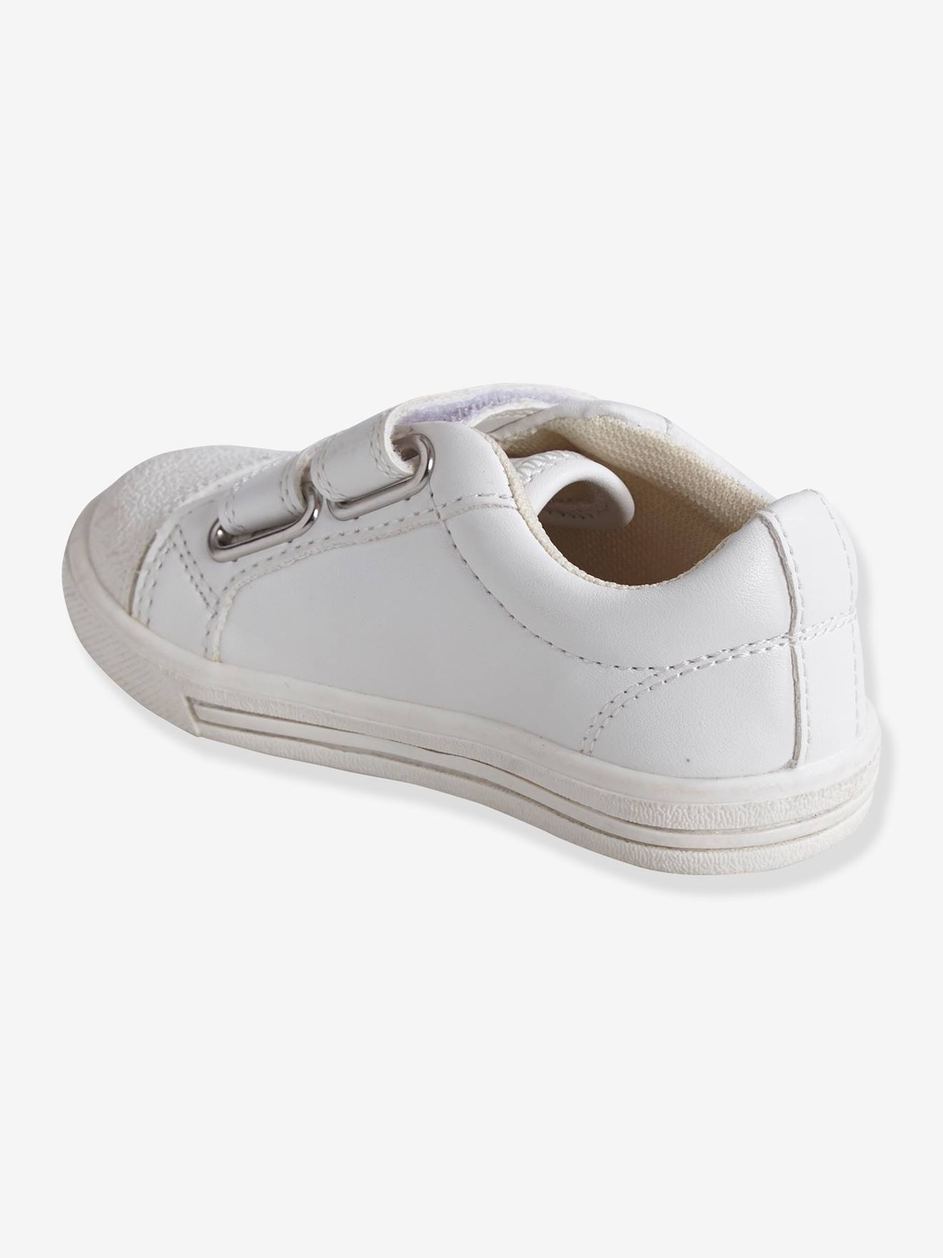 Tênis com fecho de velcro. Branco