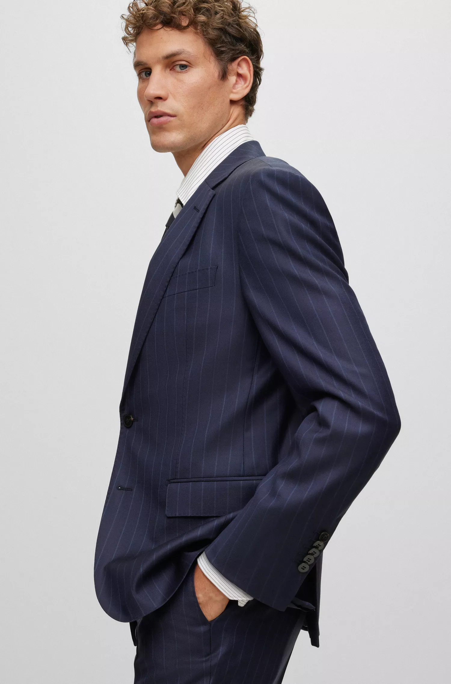 Terno BOSS Camel Slim-fit em lã virgem listrada