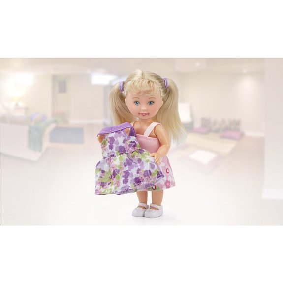Poupée Laura + Robes et Accessoires