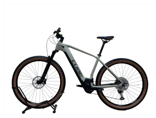 Produit reconditionné . Cube Reaction Hybrid Pro 625 SHIMANO 2022 . Vélo électrique . Cube . très bon état
