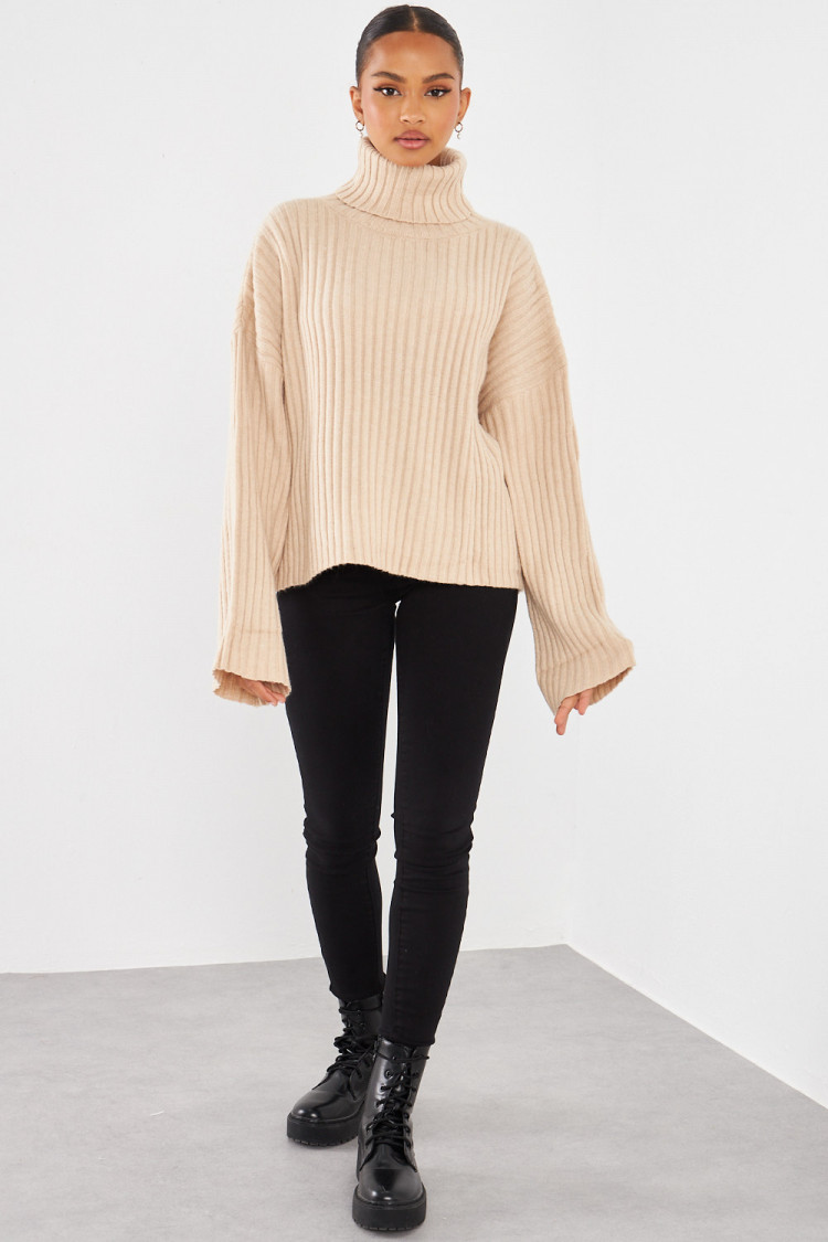 Pull côtelé à col roulé beige