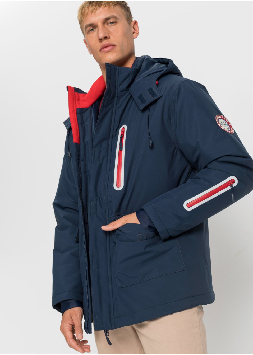 Veste outdoor fonctionnelle avec pare-neige