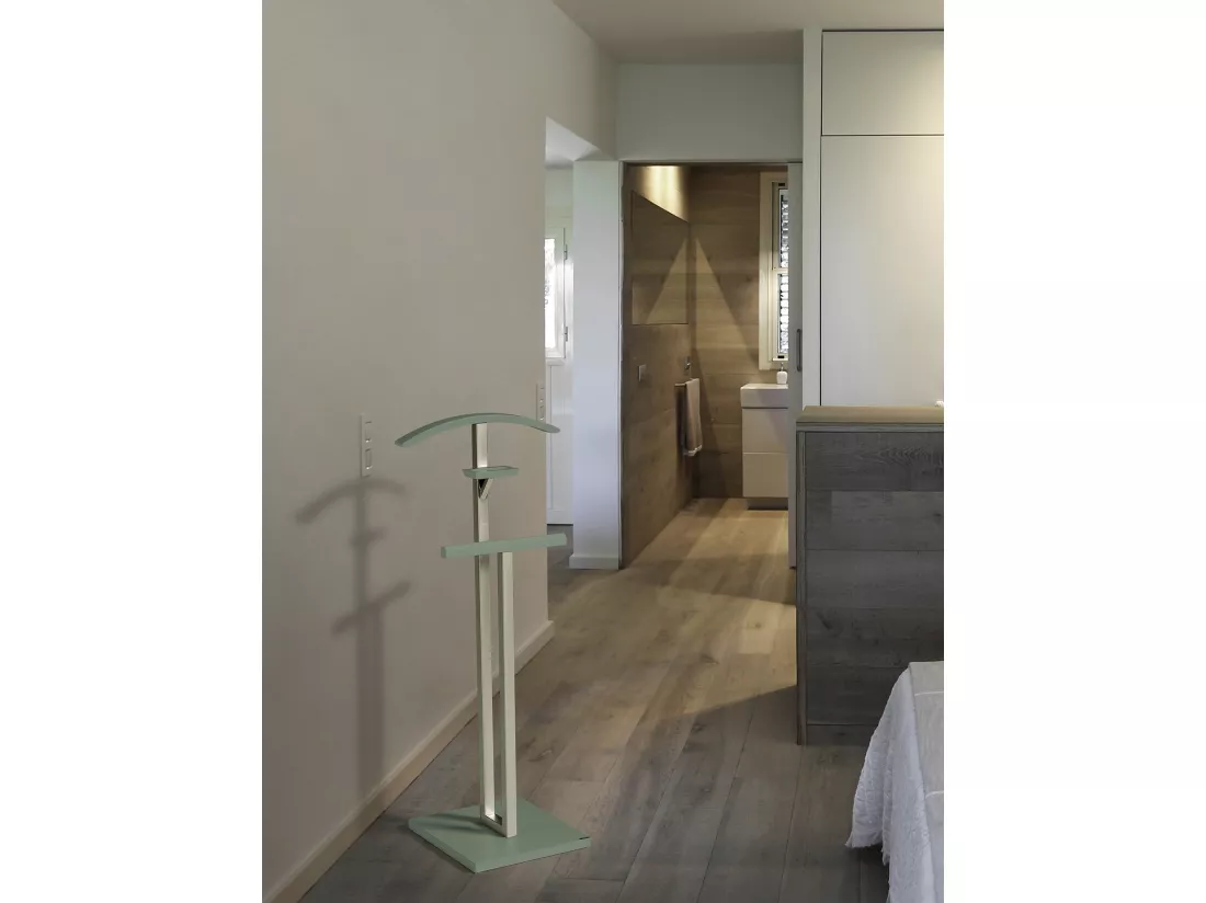 Valet de nuit - H116cm x L46cm x P34cm - hêtre massif vert - New York
