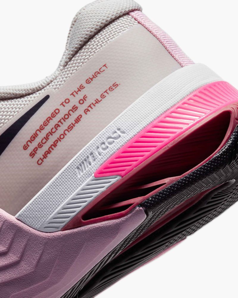 Chaussures de training Nike Metcon 8 Rose pour femme