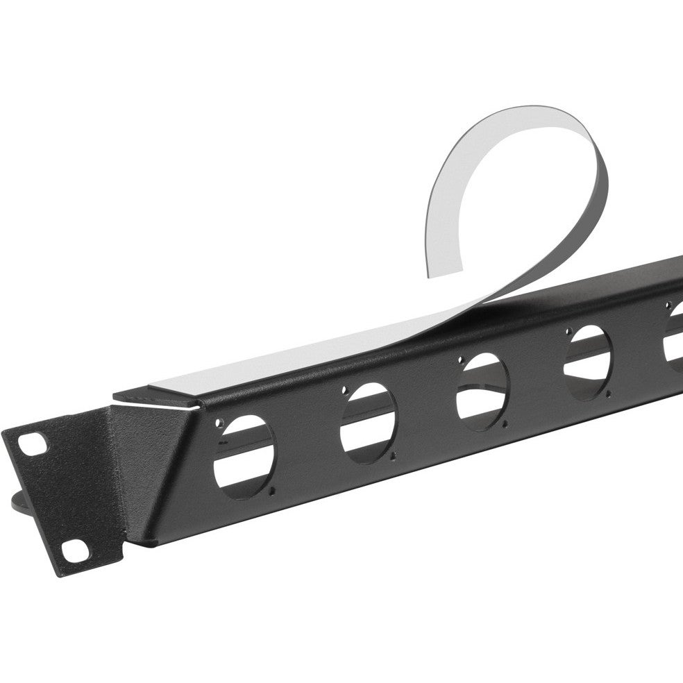 Adam Hall 872230 gekanteld rackpaneel met 8 D-type aansluitingen