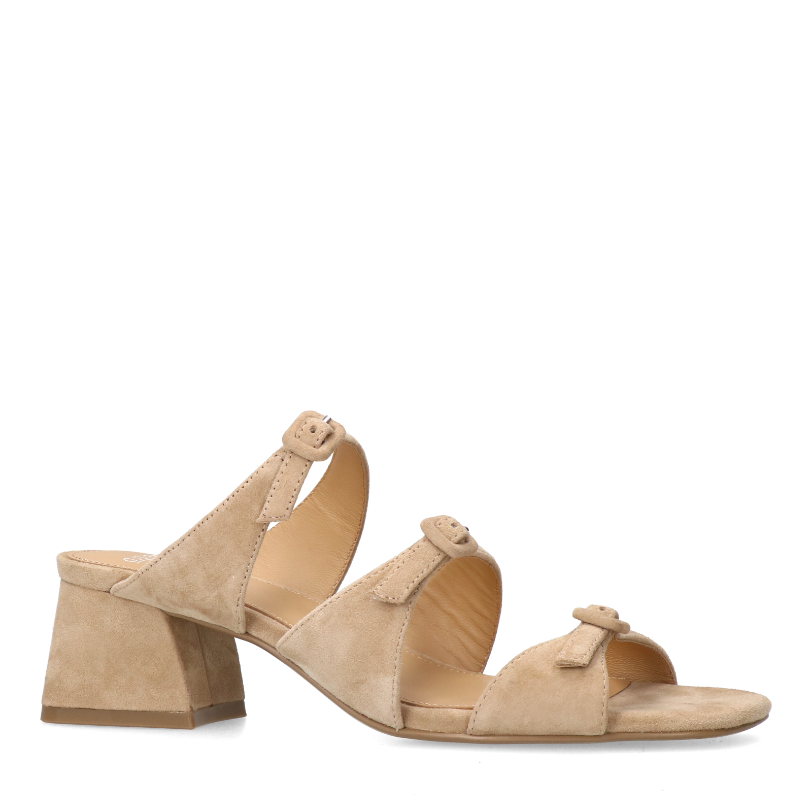 Beige suède sandalen met hak en gespjes