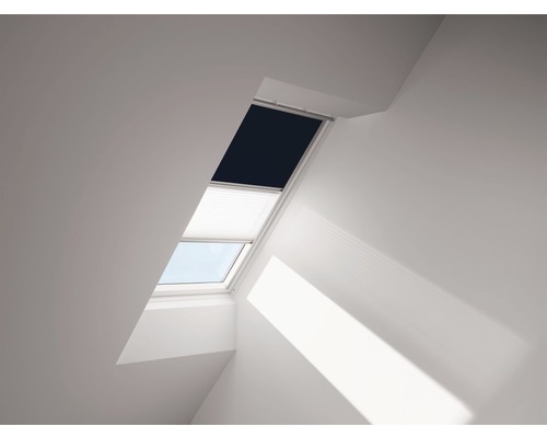 VELUX Advantage Set: Verduisterend rolgordijn, effen donkerblauw, en plisségordijn, wit, handmatig, aluminium frame, DFD C02 1100S