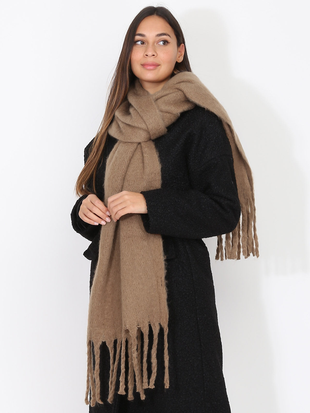 Écharpe duveteuse à franges- Taupe
