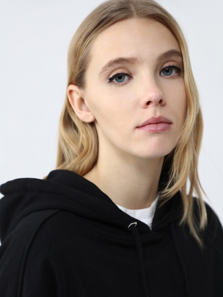 Moletom oversized com capuz - Preto