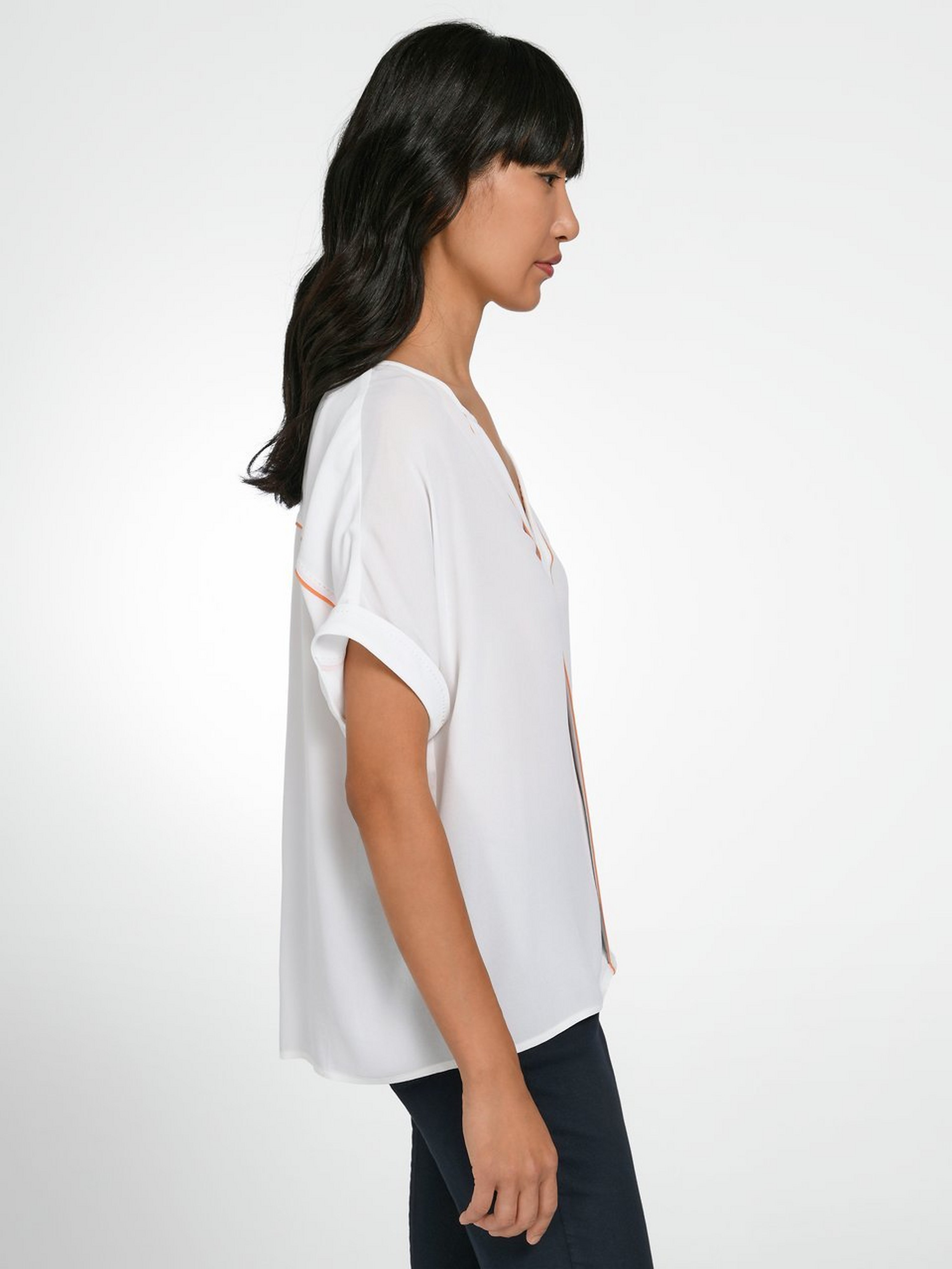 Bluse mit überschnittener Schulter
