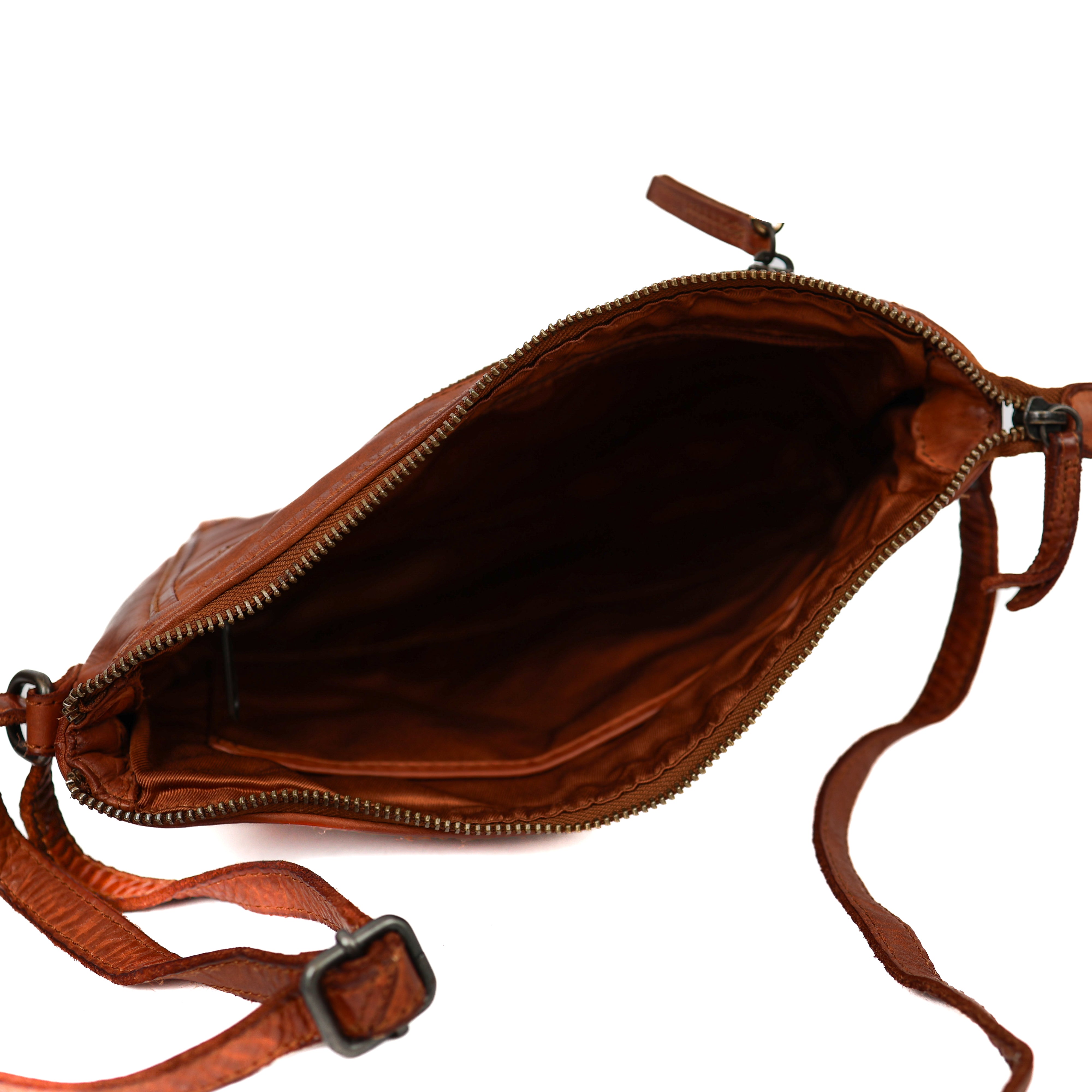 Klein schoudertasje 'Myrna' gevlochten cognac COGNAC