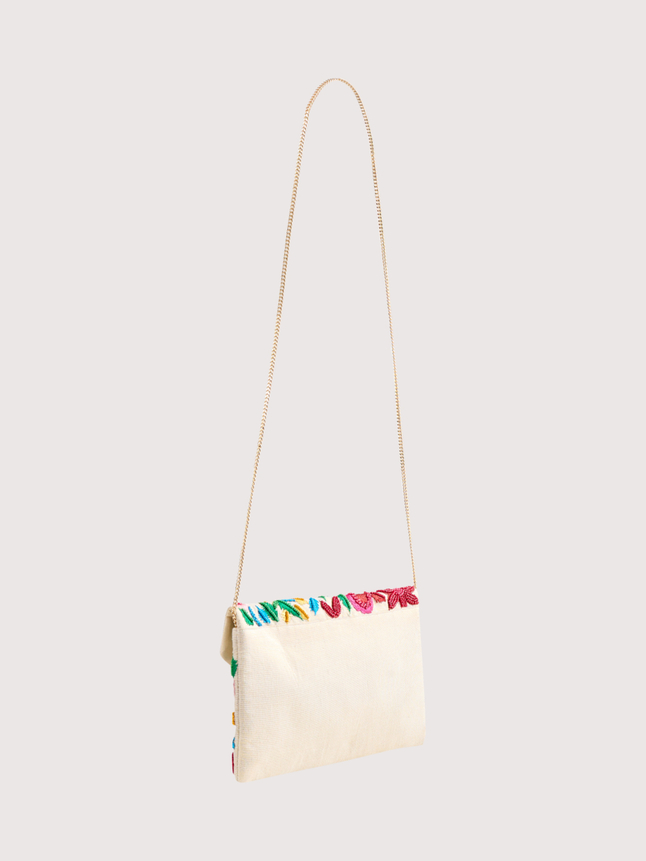 Pochette avec broderies