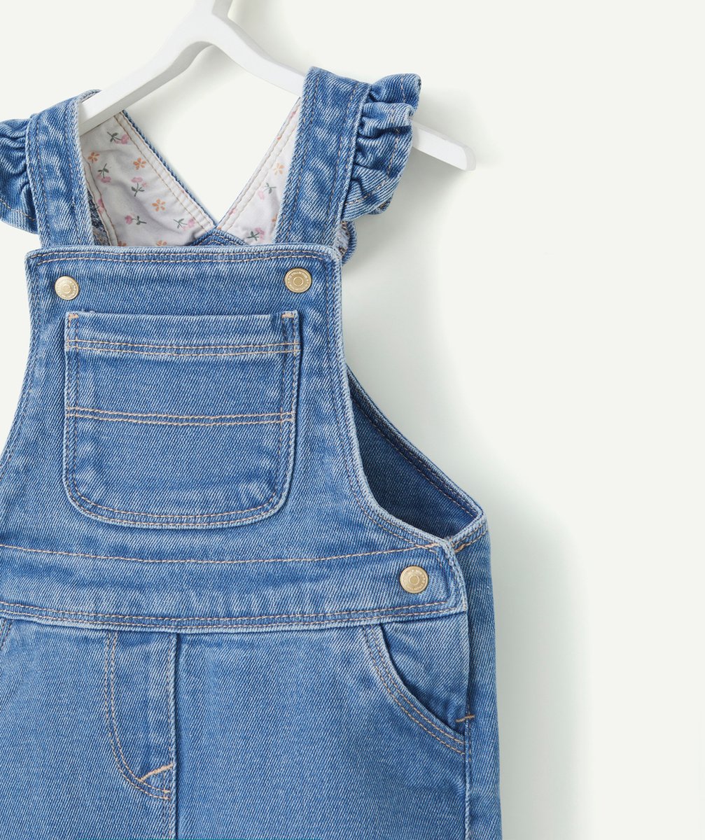 SALOPETTE BÉBÉ FILLE EN DENIM LOW IMPACT AVEC DÉTAILS VOLANTÉS