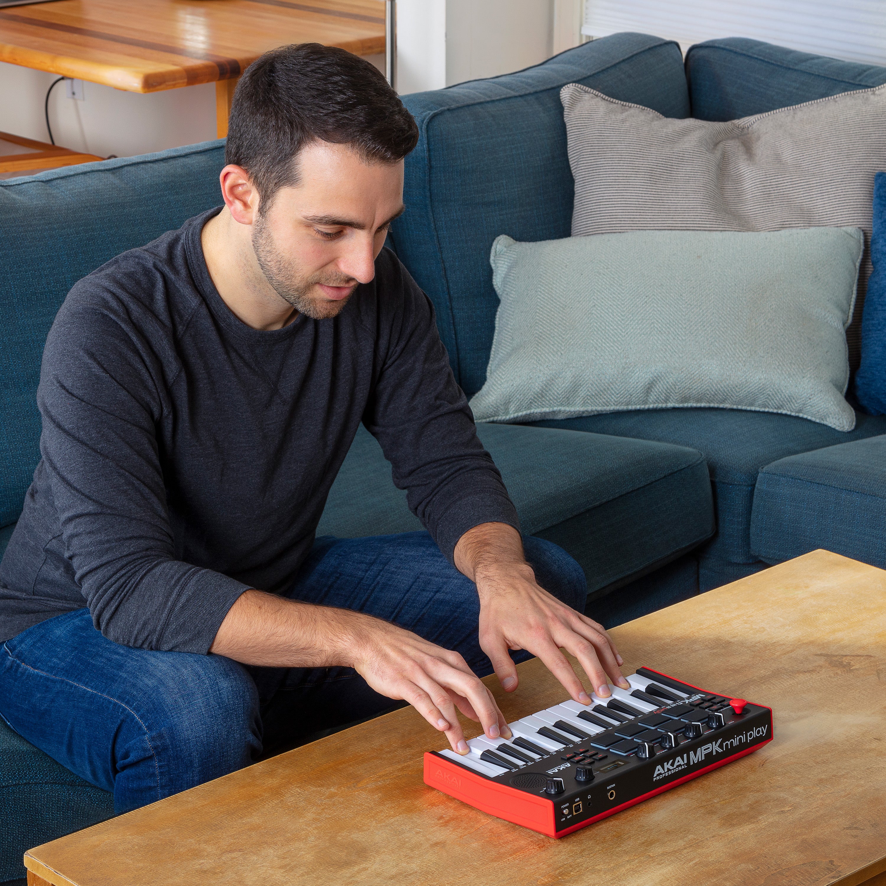 Akai Professional MPK Mini Play MK3 USB/MIDI keyboard